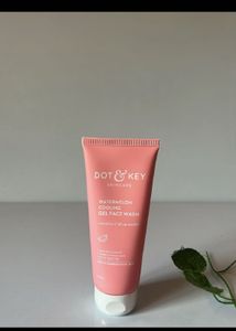 DOT & KEY Face Wash
