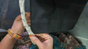 Men&#39;s White Kurta Set