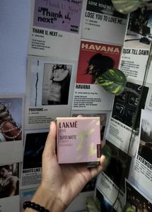 Lakme Super Matte Compact