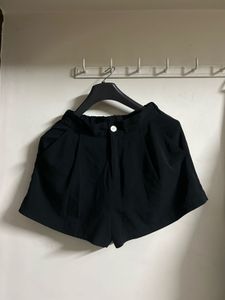 Chic Black Shorts
