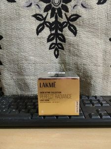 Lakme Perfect Radiance Light Cream