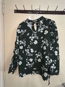 Floral Print Keyhole Blouse
