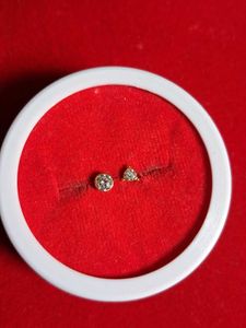 beautiful gold nosepin 2