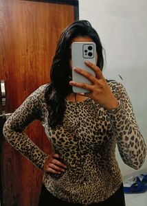 Hot Leopard Top 🐆