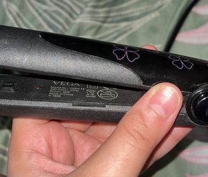 VEGA Adore Hair Straightener