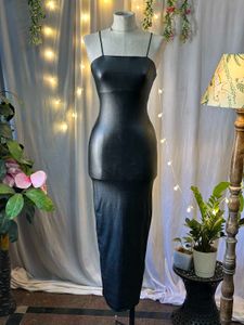 Sleek Black Bodycon Dress