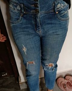 Ripped Skinny Jeans