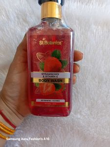 St.Botanica Strawberry Bodywash