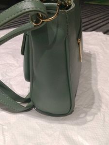 Stylish Green Crossbody Bag