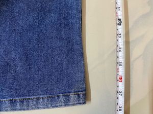 N4 - Baggy Jeans