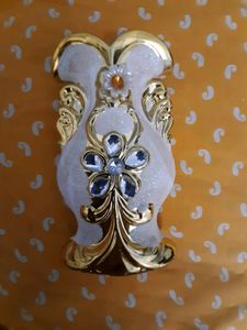 FLOWER VASE