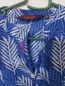 Blue Printed Cotton Kurta With Side Pockets.