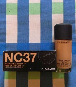 M.A.C Studio Fix Fluid Fond De Teint SPF 15