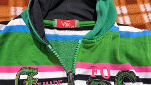 Cute Kids&#39; Striped Jacket