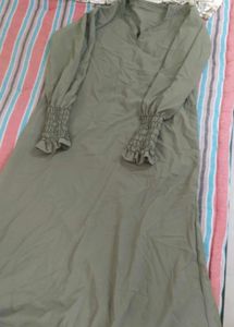 women abaya with hijaab