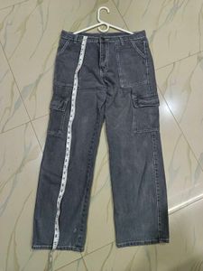Title: Vintage Vibe Gray Cargo Jeans 😎👖