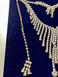 Neclace, Mathapatti, And Bracelet Set