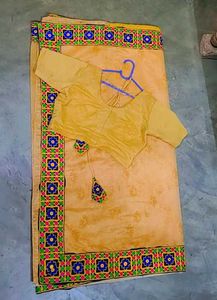 Elegant Ethnic Saree With Blouse