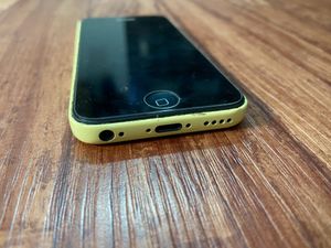iPhone 5c Yellow 8gb Only Cameras Don’t Work