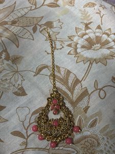 Earrings With Mangtikka