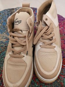 Knoss Cream High-Top Sneakers