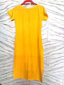 Women Crepe Front Slit Floral Kurti