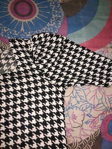 V-neck Puffed Sleeves Printed Black Stylish Top