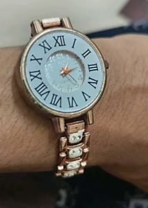 Girls watch