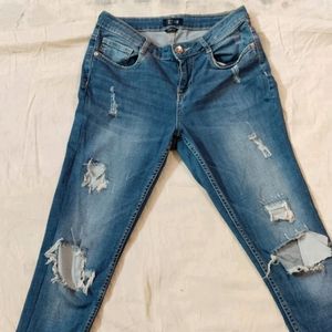DNMX RIPPED SKINNY JEANS