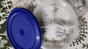 Microwave Utensils / New