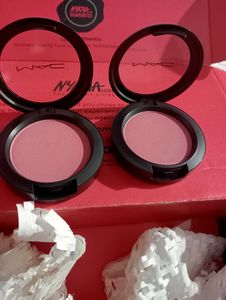 MAC FLEUR POWER SATIN POWDER BLUSH