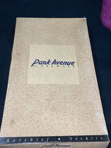 Park Avenue Blue Dotted Premium Tie-Pocket Square