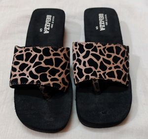 Sliders/ Slippers Comfortable &amp; Light Weight/Style