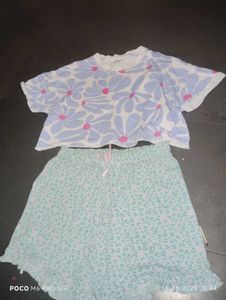 Combo 2tshirts 2shorts Used