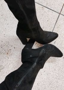 Stylish Black Thigh High Boots