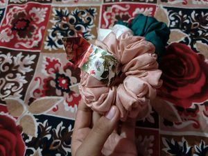 Cute Scrunchie Set