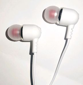 Boat Copy Nirvana R80 Wired Earphone With Surprise
