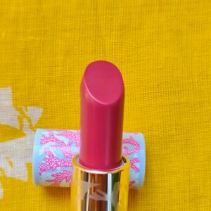 ESTEE LAUDER limited edition lipstick