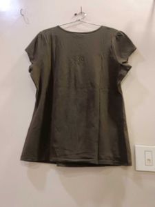 brown 🤎 T-Shirt with Detail