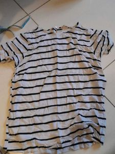 stripped  white Tshirt