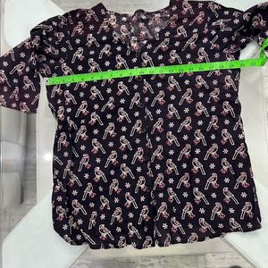 Cute Looking Top With Button