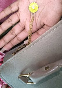 Handbag ...