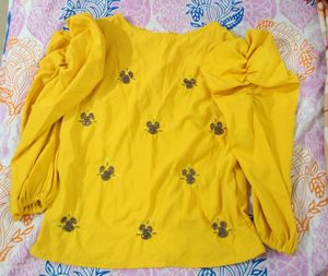 Mustard Yellow Top 💛