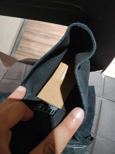brand new Clarks orginal boots Stylish minor damag
