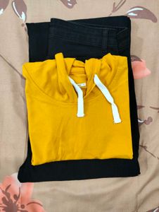 Hoodie & Jeans Outfit