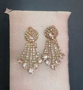 Elegant Traditional Rhinestone Dangler Earrings 🤍