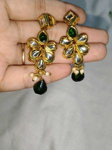 Emerald &amp; Gold Tone Jewelry Set