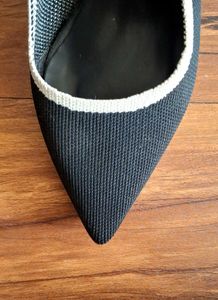 Stylish Black Slingback Heels