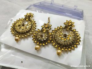 Earing And Mangteeka
