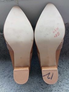 Stylish Tan Mules with Bow Detail